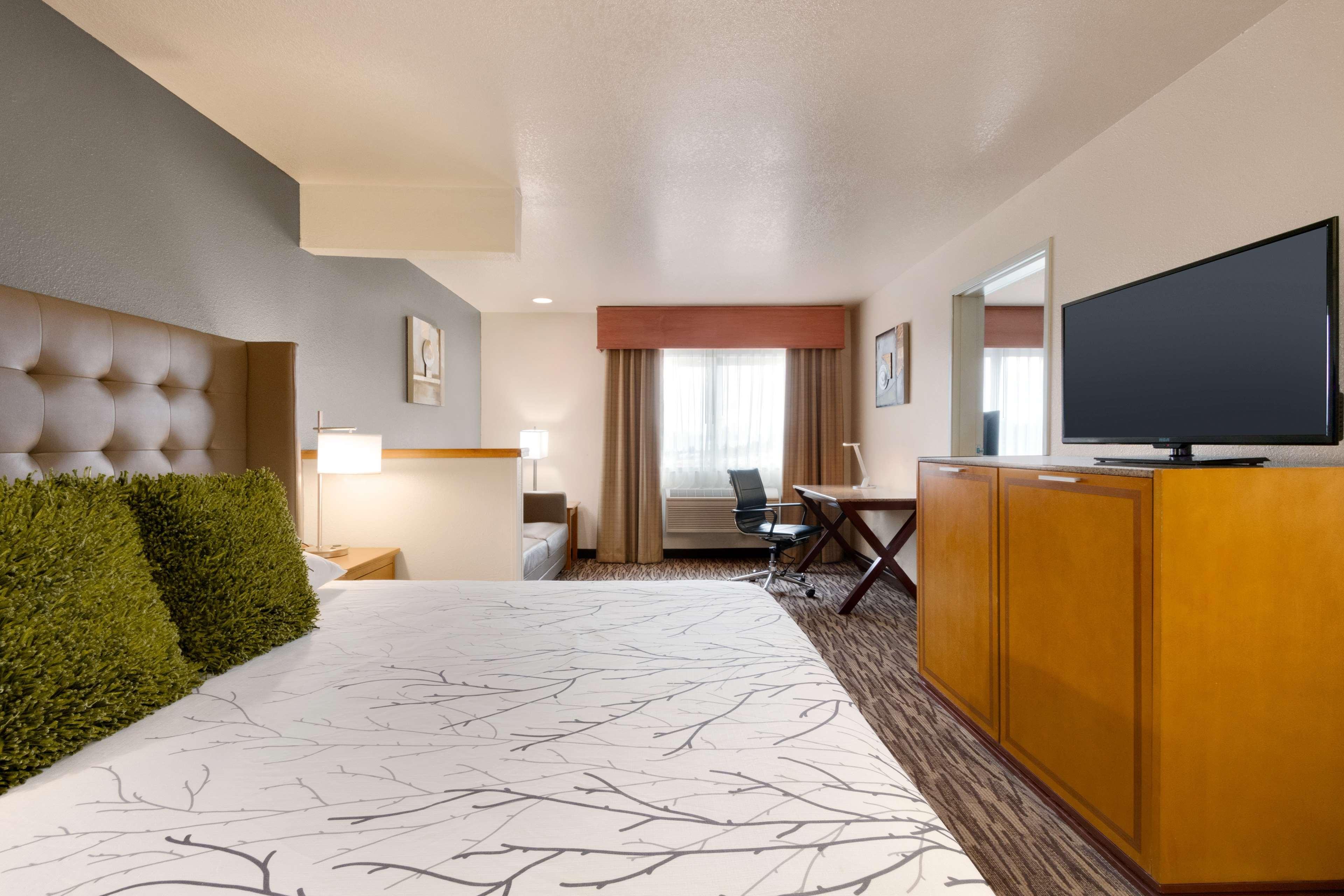 Best Western Plus Peppertree Airport Inn Airway Heights Extérieur photo